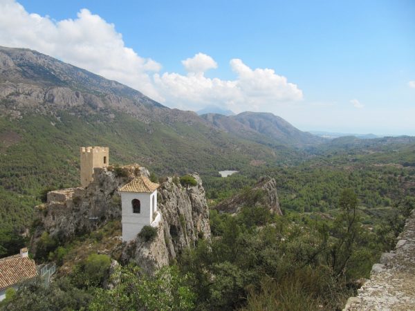 Las ciudades de montaña más bonitas de España 59 Merca2.es Guadalest, vistas
