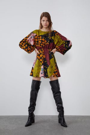 Vestido estampado patchwork de Zara