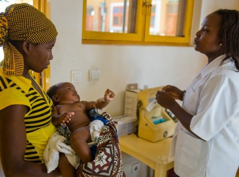 Programa de Vacunación infantil la Caixa Programa de Vacunación infantil la Caixa