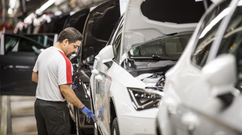 Seat reducirá su producción en Martorell y plantea un ERTE