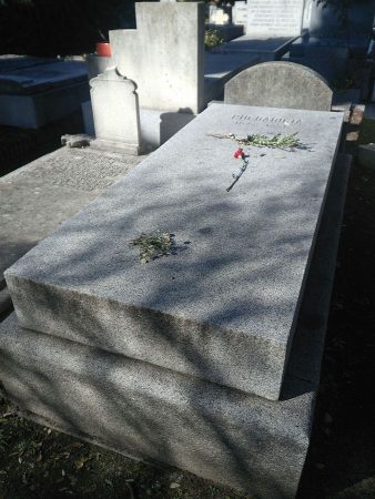 Necroturismo: así puedes descubrir las tumbas más importantes de los cementerios españoles 16 Merca2.es Tumba pio baroja