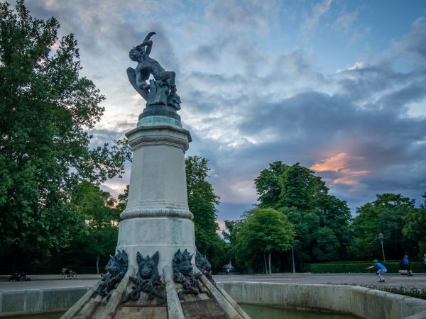 El Ángel Caído, El Retiro Parque del Retiro 