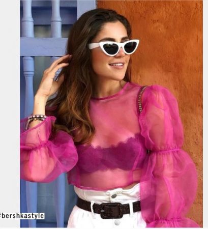 Blusa transparente con mangas abullonadas de Bershka