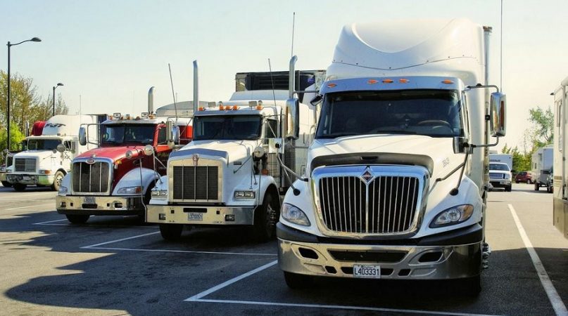 camiones Cabezas tractoras y semirremolques