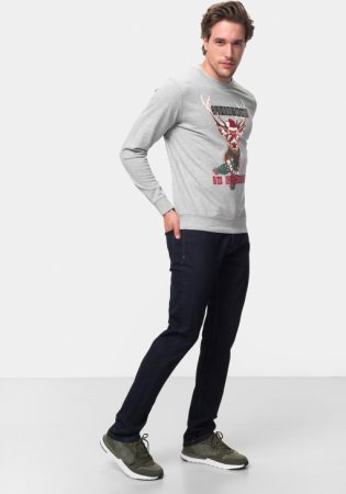 modelo posando ropa tex