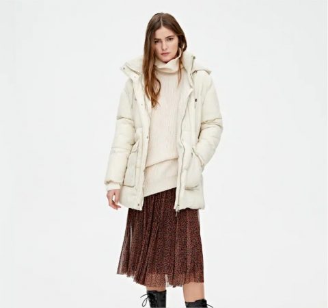 Parka acolchada larga capucha de Pull and Bear