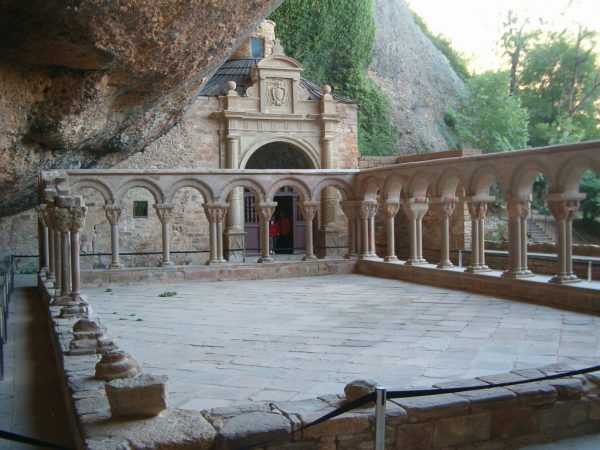 Estos son los monasterios más impresionantes de España 17 Merca2.es san juan de la peña Merca2.es