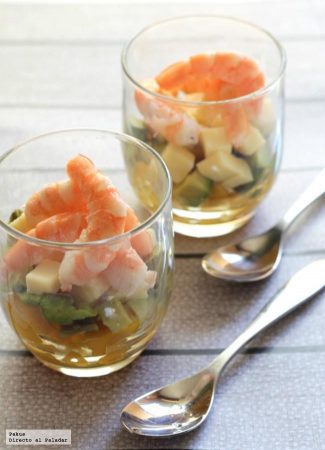Vasito de aguacate con langostinos