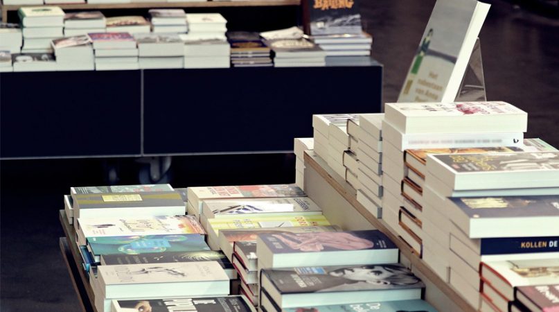 Los audiolibros enturbian la supervivencia de las librerías