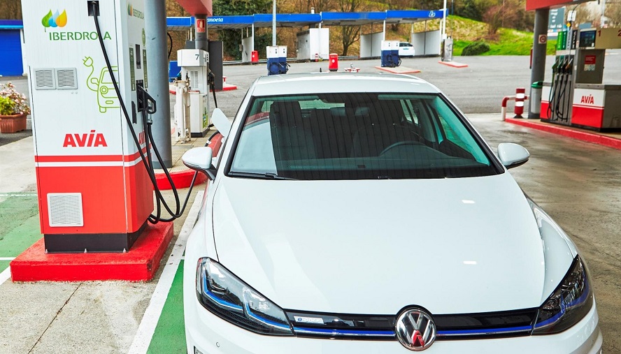 Iberdrola y Avia amplían su alianza con 500 puntos de recarga rápida