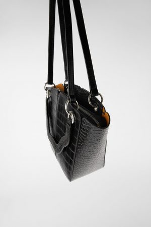 Bolso con animal print de Zara