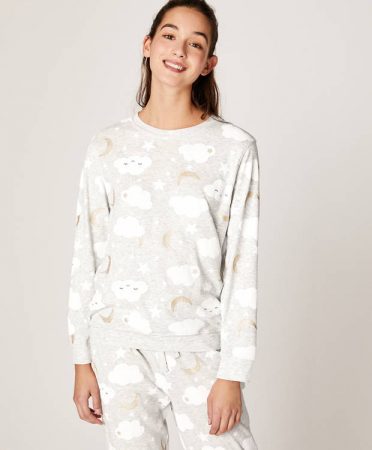 Camiseta y pantalón de pijama en Oysho