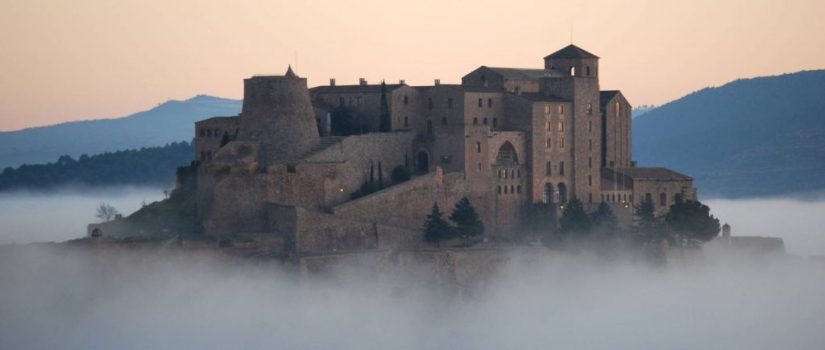 castillo de Cardona hoteles malditos de España Merca2.es