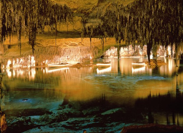 Cuevas del Drach, España