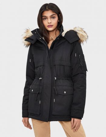 Parka con capucha de Bershka