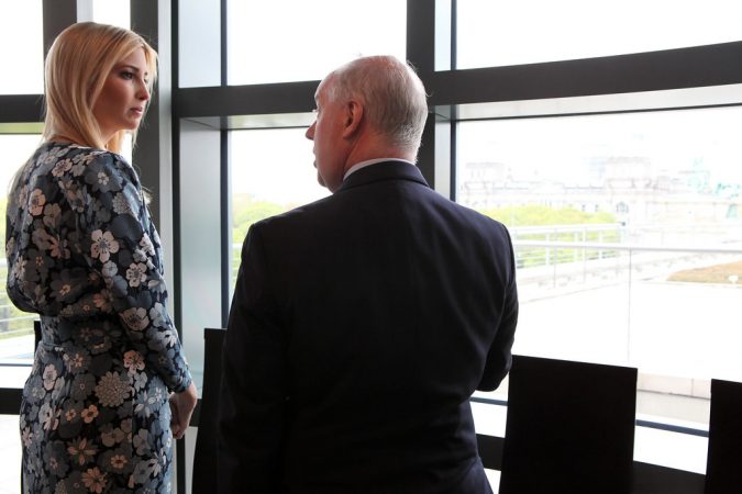 vestido flores trump