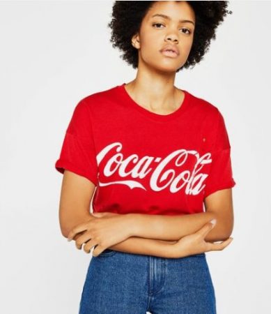 camiseta coca cola  Stradivarius, Bershka, Mango... 