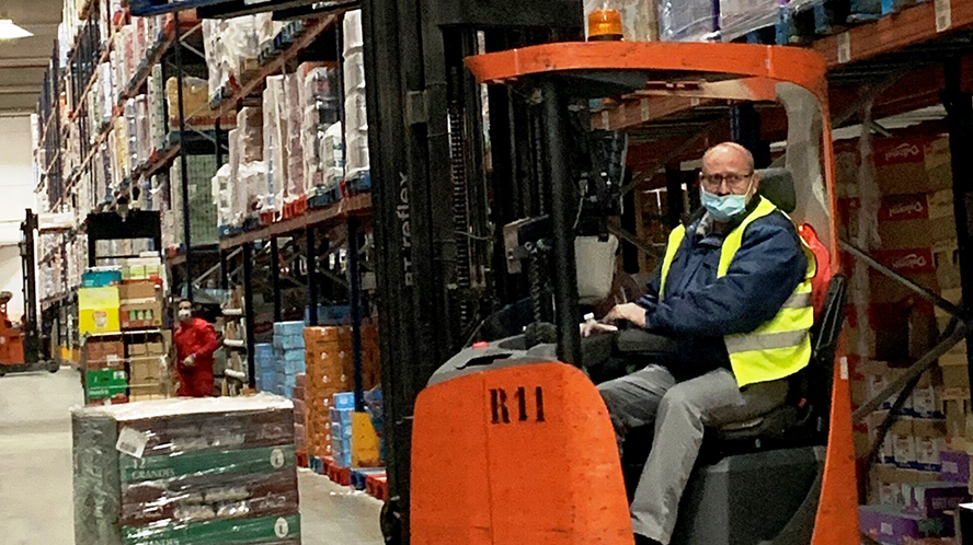 DIA reparte empleados crisis