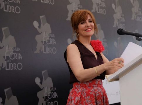 Elvira Lindo Elvira Lindo