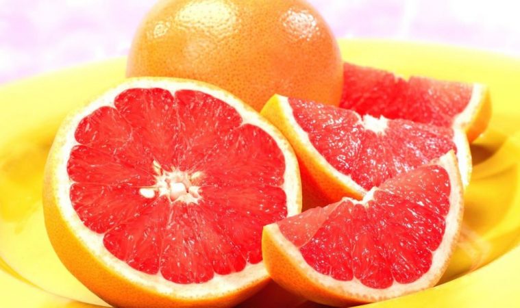 Estas son las frutas que deberías comer si tienes colesterol 28 Merca2.es pomelo rojo