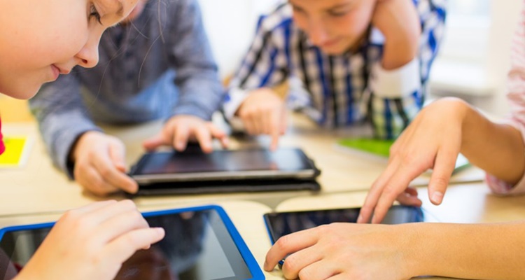 Deberes telemáticos; niños, internet