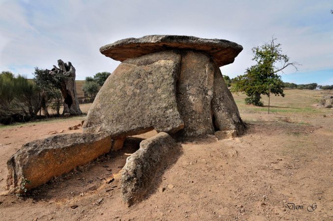 dolmen valencia alcantara