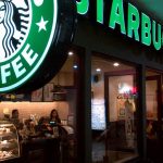 Starbucks reducirá 900 puestos y cerrará cafeterías en Norteamérica: el modelo de negocio ya no funciona