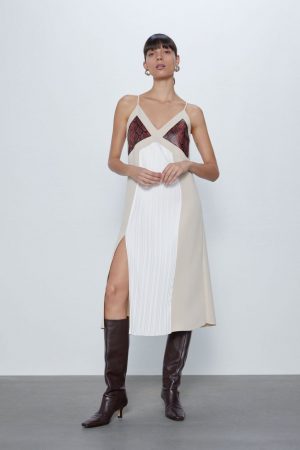 Zara: vestidos lenceros con los que salir a la calle 10 Merca2.es vestido lencero plisado Zara