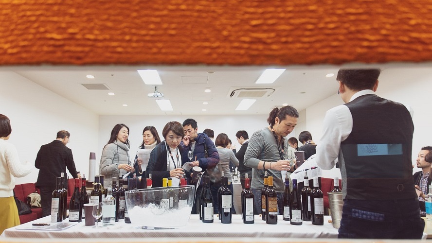 España e Italia, aislados frente al covid-19 y unidos por el vino