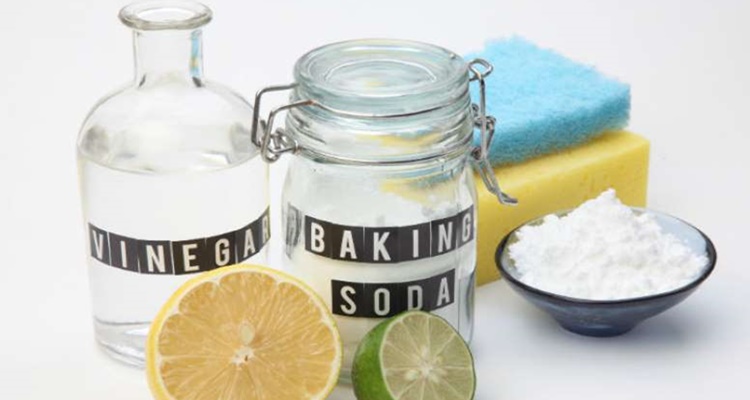 No combinar bicarbonato de sodio con vinagre
