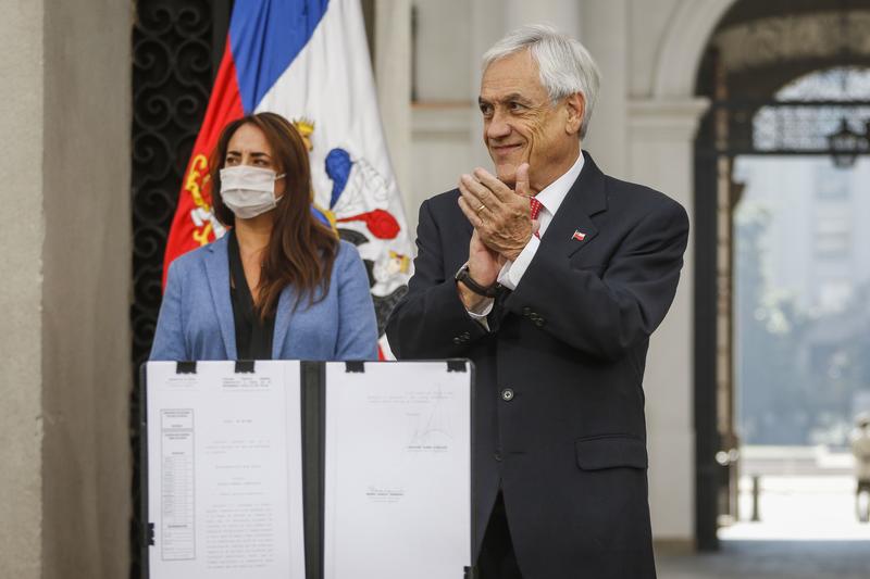 Piñera urge a las empresas a que antepongan la salud de los trabajadores al pago de dividendos