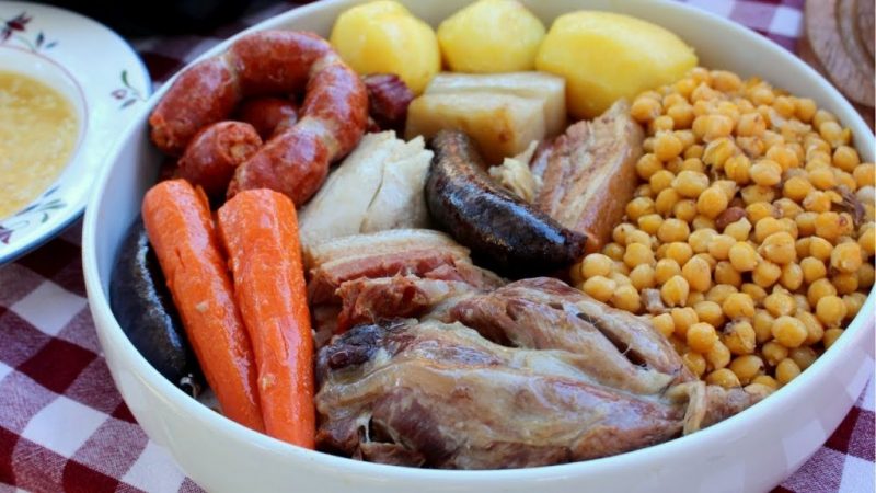 tres platos de cocido