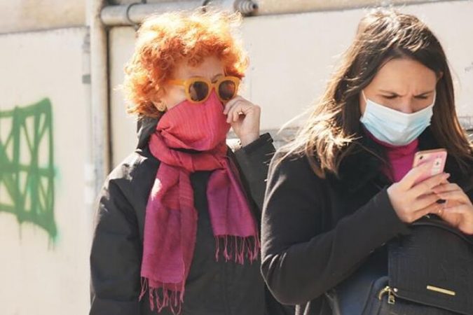 NO deberías salir a pasear o a hacer ejercicio con estas mascarillas 83 Merca2.es bufanda