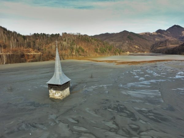Lagos tóxicos, Geamana