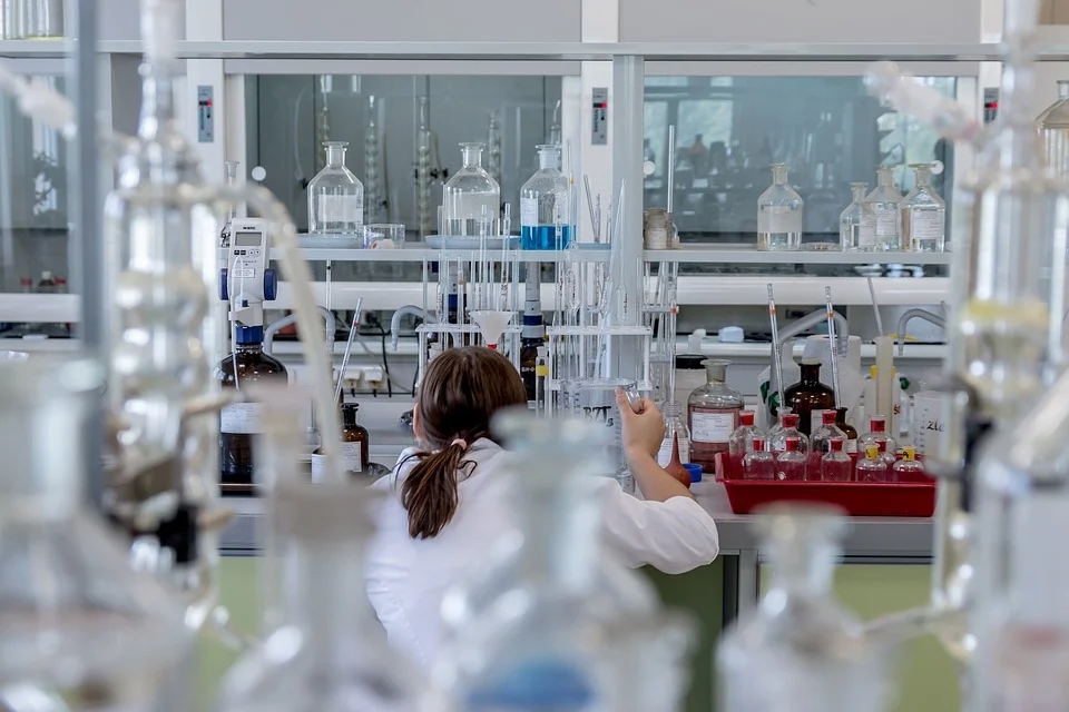 tecnología laboratorio, vacuna Covid-19 - Cien, Lidl, Mercadona, Deliplus