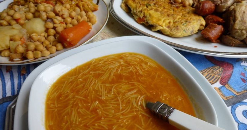 sopa de fideos