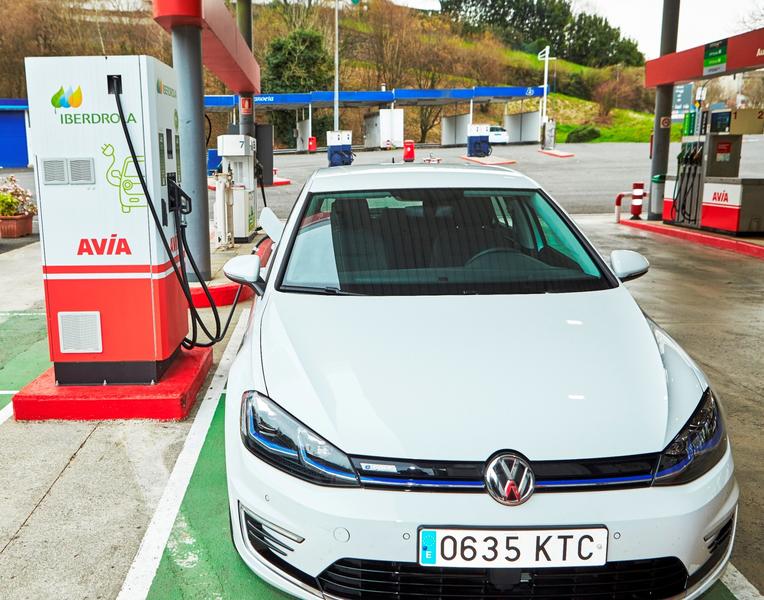 La venta de vehículos eléctricos se desploma un 62,7% en mayo