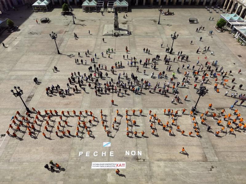 Cientos de trabajadores de Alu Ibérica reclaman la «intervención pública» de la planta en A Coruña