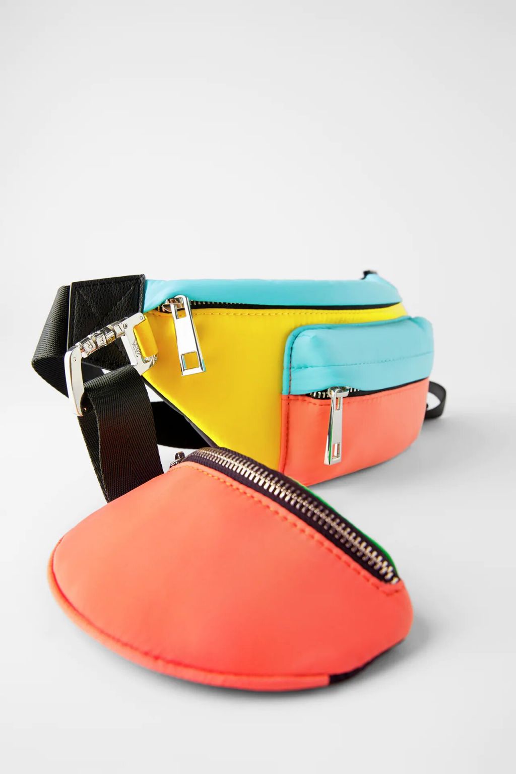 riñonera multicolor zara