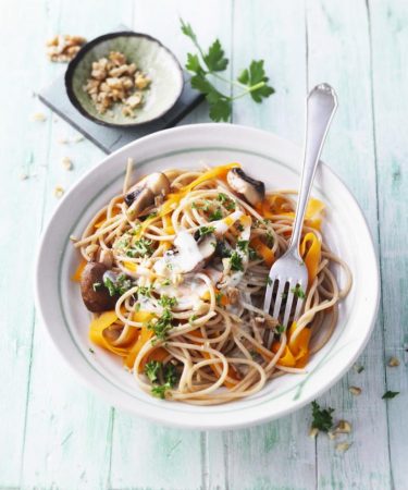 espaguetis integrales con champiñones