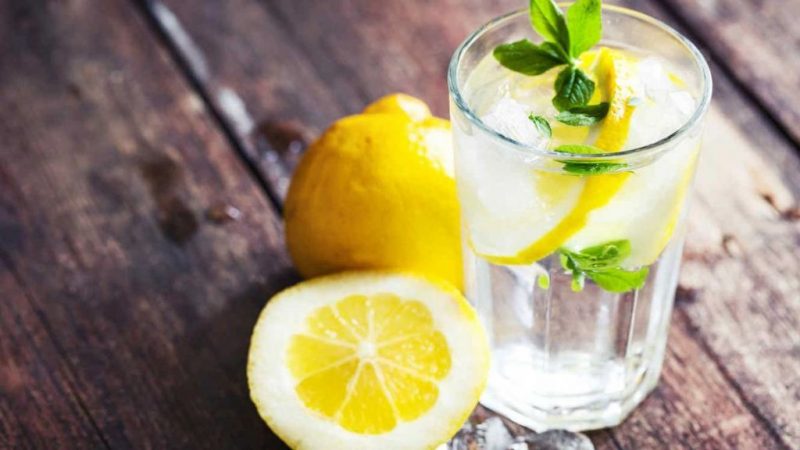 bebidas calorias agua con limon
