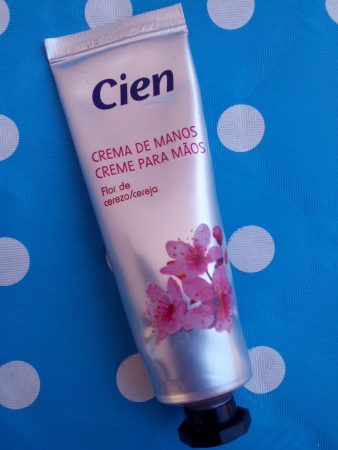 Productos de belleza de Lidl imprescindibles para tu neceser 45 Merca2.es crema de manos flor de cerezo cien