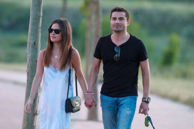 Alfonso Merlos y Alexia Rivas pasean por Ponferrada