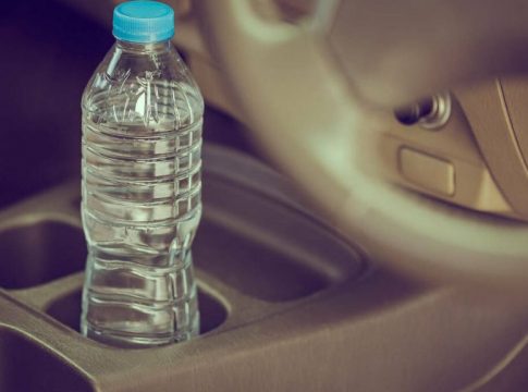 botellas de agua coche botellas de agua coche