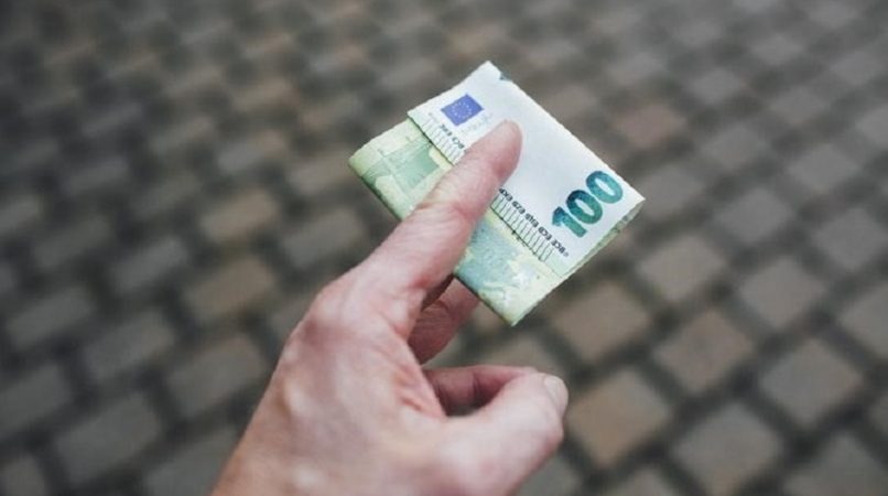 Trucos para ahorrar dinero tras el despilfarro del verano 8 Merca2.es operaciones corporativas