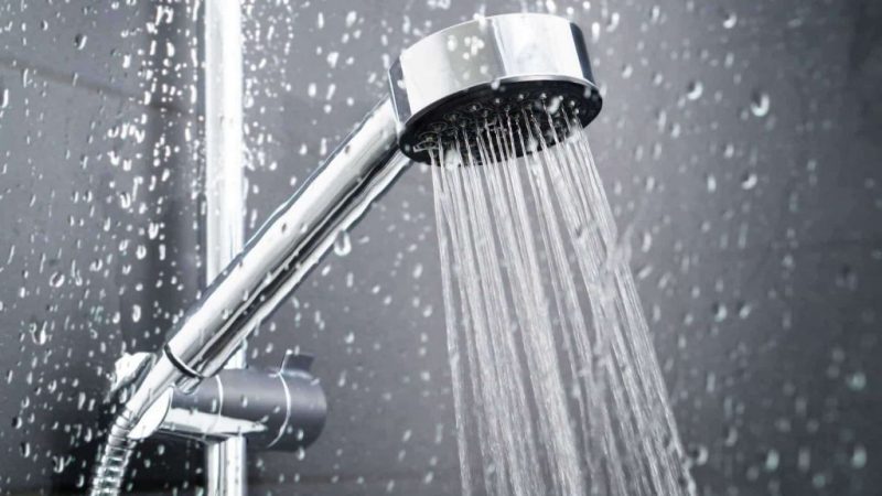 Los motivos por los que no deberías usar bastoncillos de los oídos 37 Merca2.es ducha