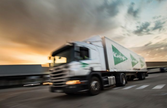 Que te hagan la compra y otras ventajas de El Corte Inglés que no utilizas 1 Merca2.es El Corte Inglés