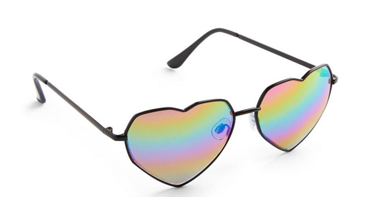Gafas de sol corazones arcoiris Primark