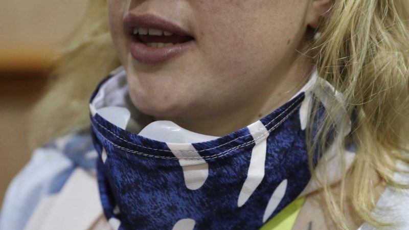 ¡No seas tonto! Errores que cometes con la mascarilla que ponen a todos en peligro 7 Merca2.es mascarilla-de-bufanda