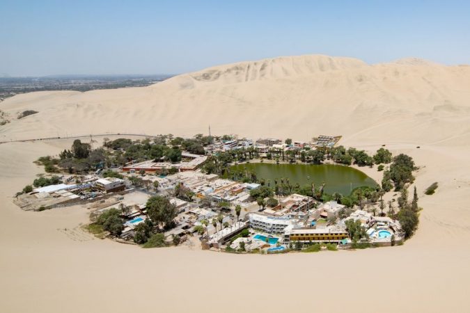 pueblos extraños, oasis Huacachina, Perú